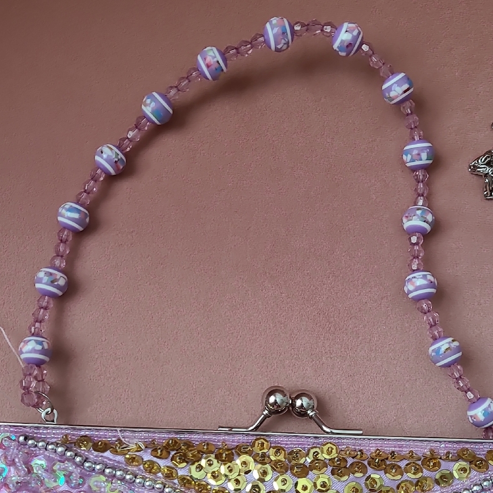 Pink and Gold Heart Beaded Clutch - Picture 4 of 12